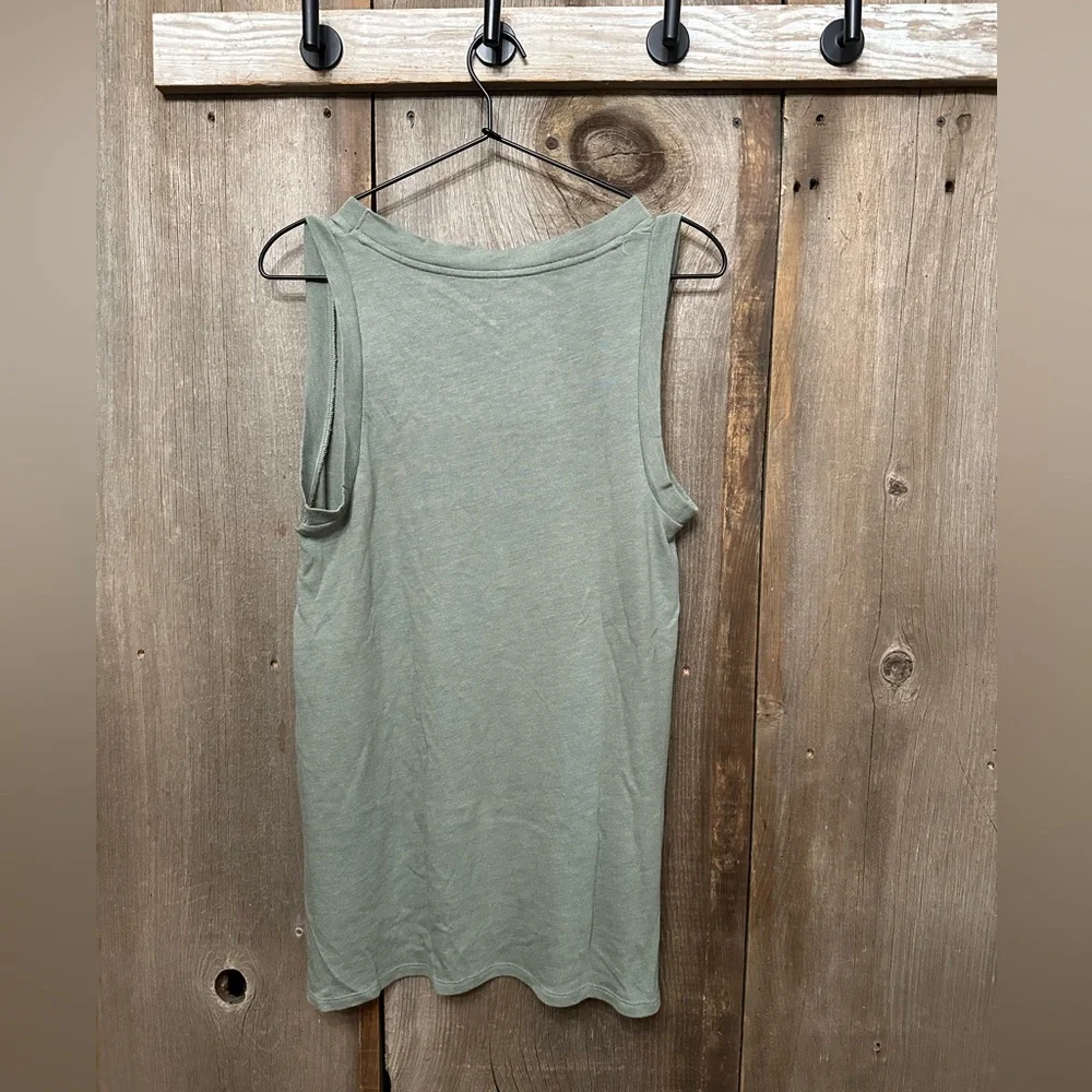 2019 American Eagle V-neck Burnout Tunic Tank Top in Green Size Small Women’s